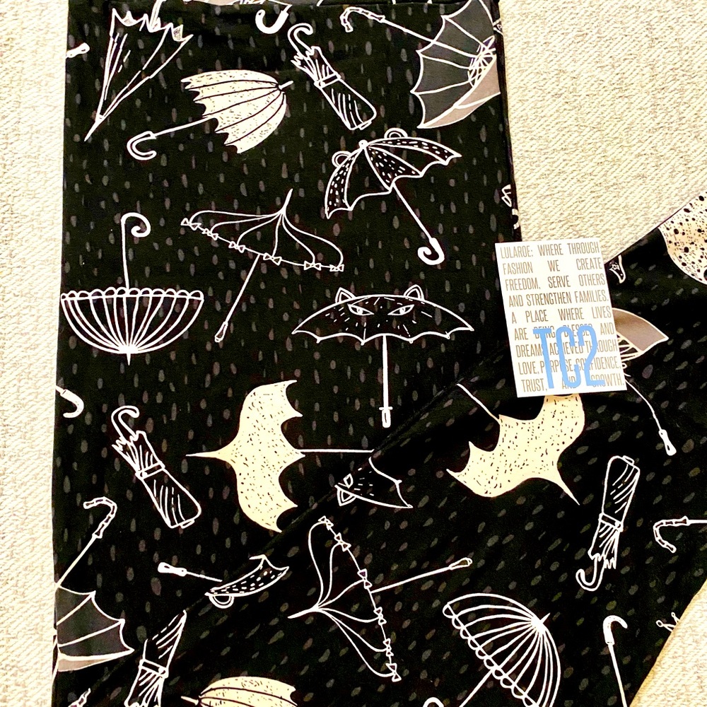 LulaRoe TC2 raindrops and umbrella leggings ☔️🌂☂️